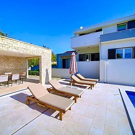 Amarie Comfortable Villa