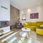 Amarie Comfortable * فربنيك